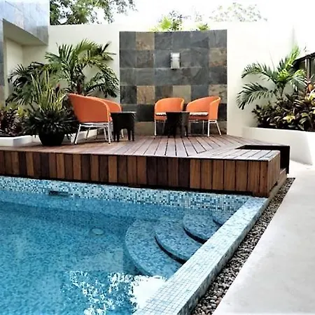 Stunning 1 Bedroom 1 Bathroom Modern Condo Few Blocks To The Beach And 5Th Avenue